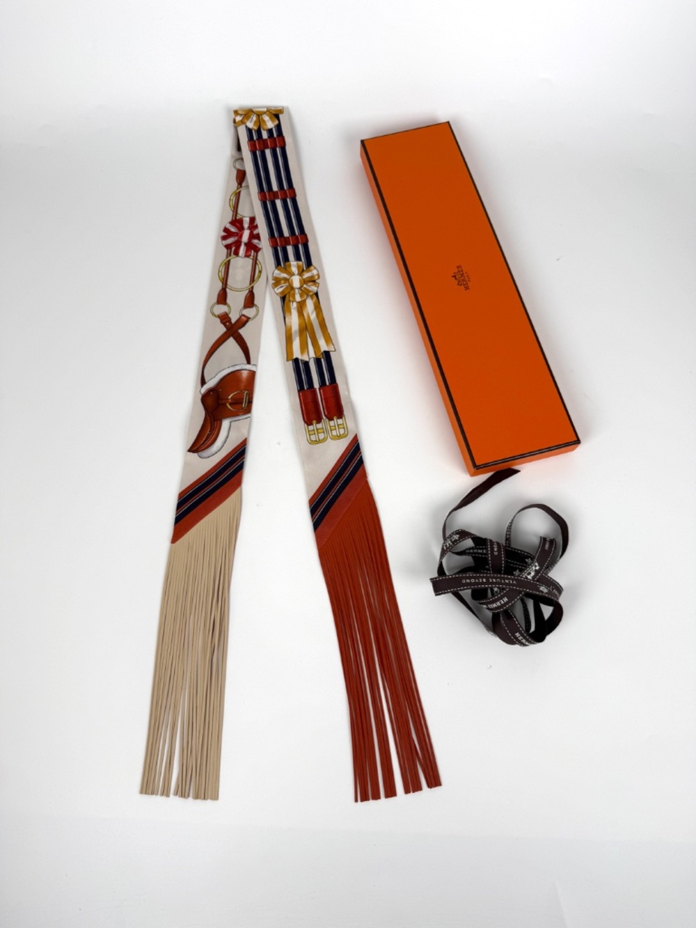 Sold Hermes Jumping Creme Alezan Anthracite Silk Calfskin Leather Fringe Scarf - Picture 4 of 12